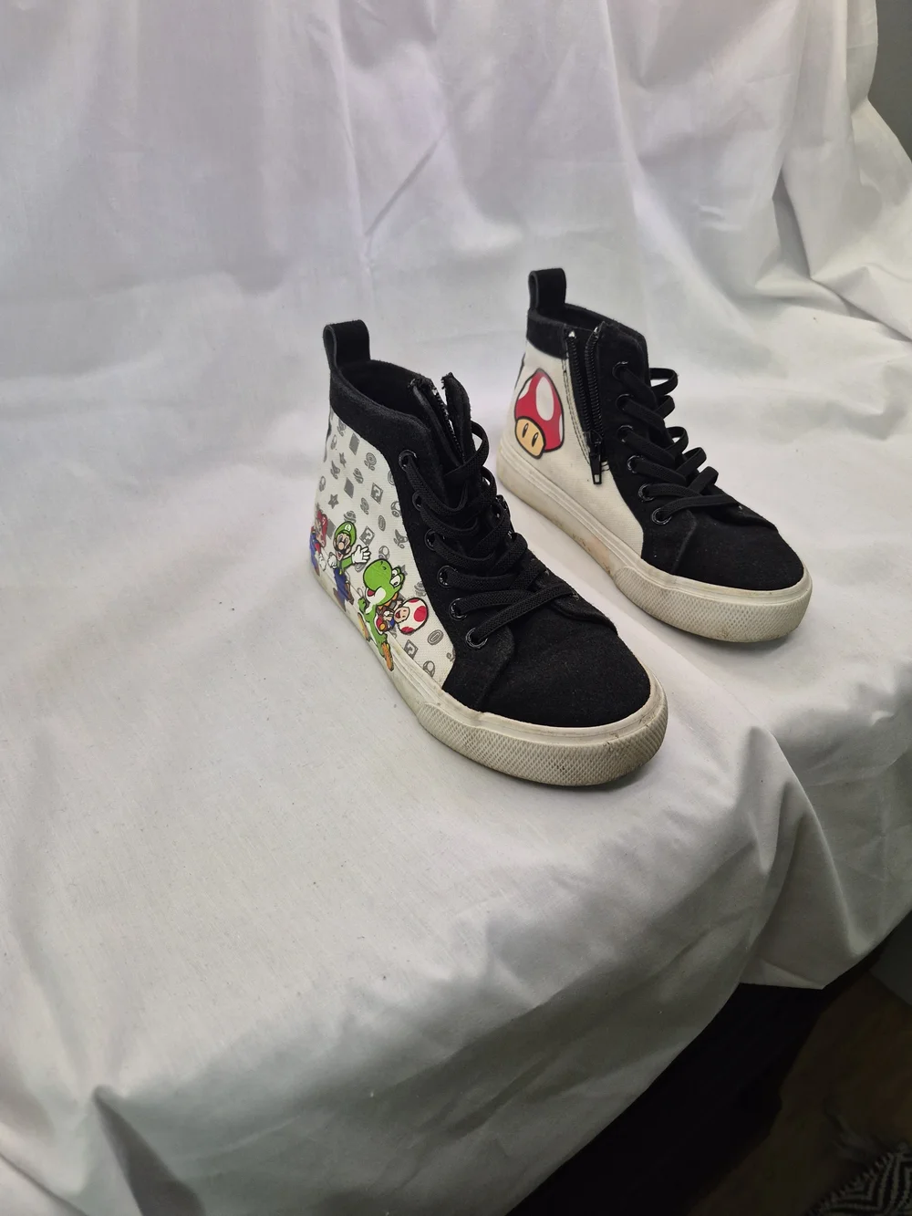 Nintendo Black High-Top Kids Sneakers with Character Print‎